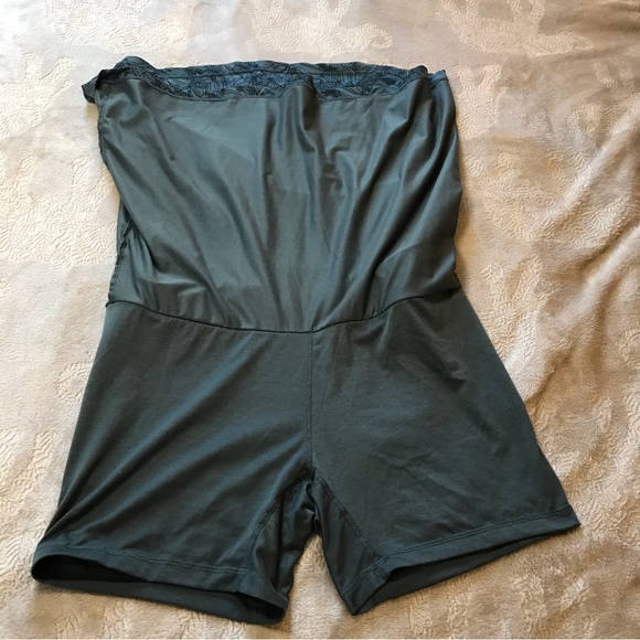 Segments Luxe green skort comfortable stretch beautiful pattern Size S - Picture 8 of 9